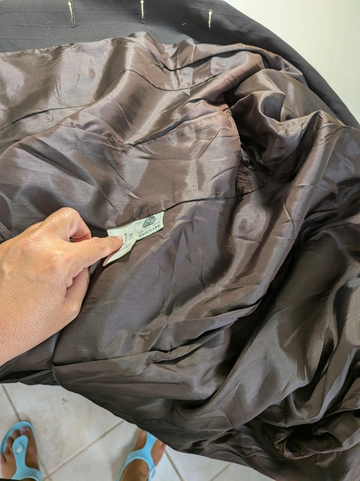 Tailleur donna marrone testa di moro in pura lana vergine, giacca a tre bottoni e gonna