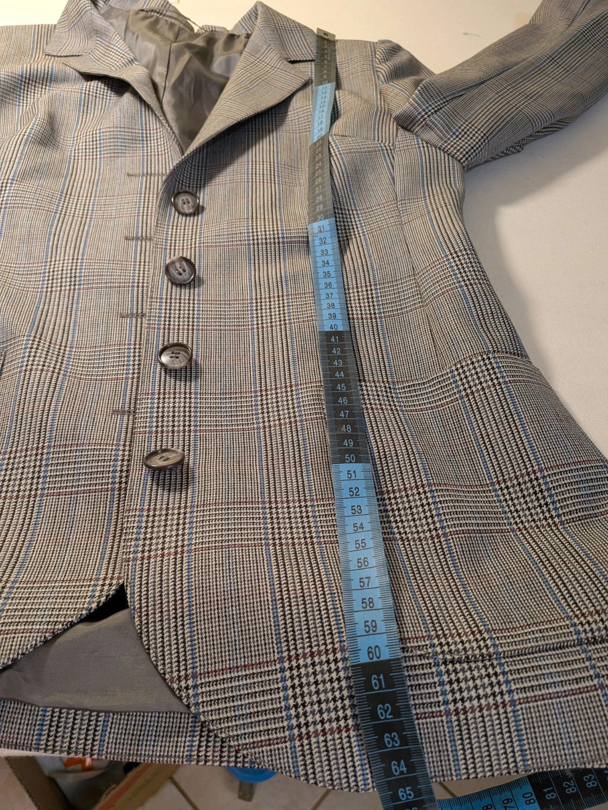 Blazer donna vintage Principe di Galles grigio con righe colorate e chiusura a 4 bottoni