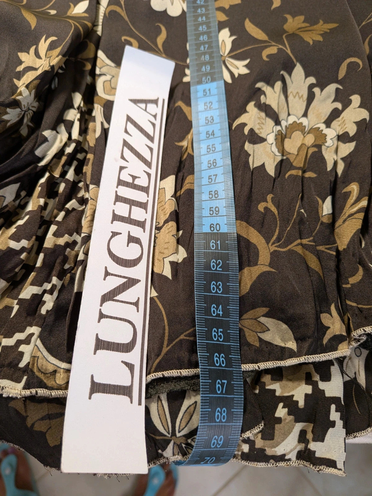 Gonna donna Cannella fluida marrone con stampa floreale e perline in vita