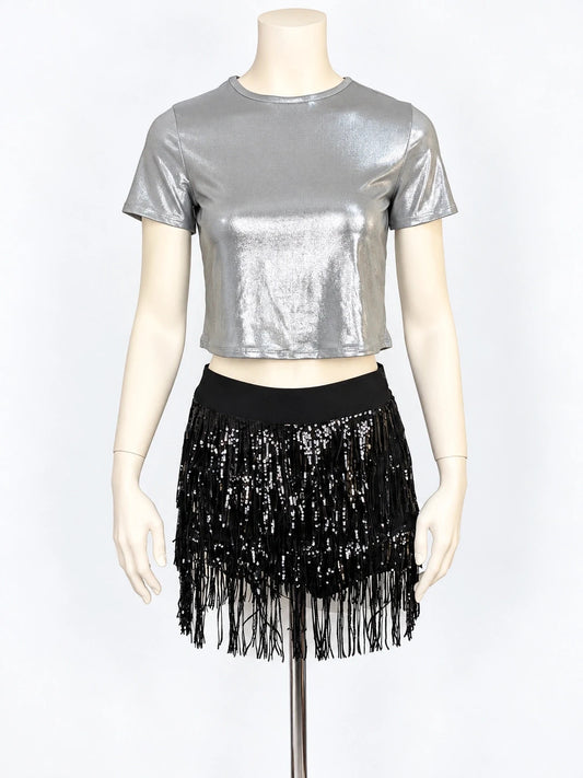Completo donna crop top argento metallizzato Tally Weijl e minigonna con frange di paillettes Shein