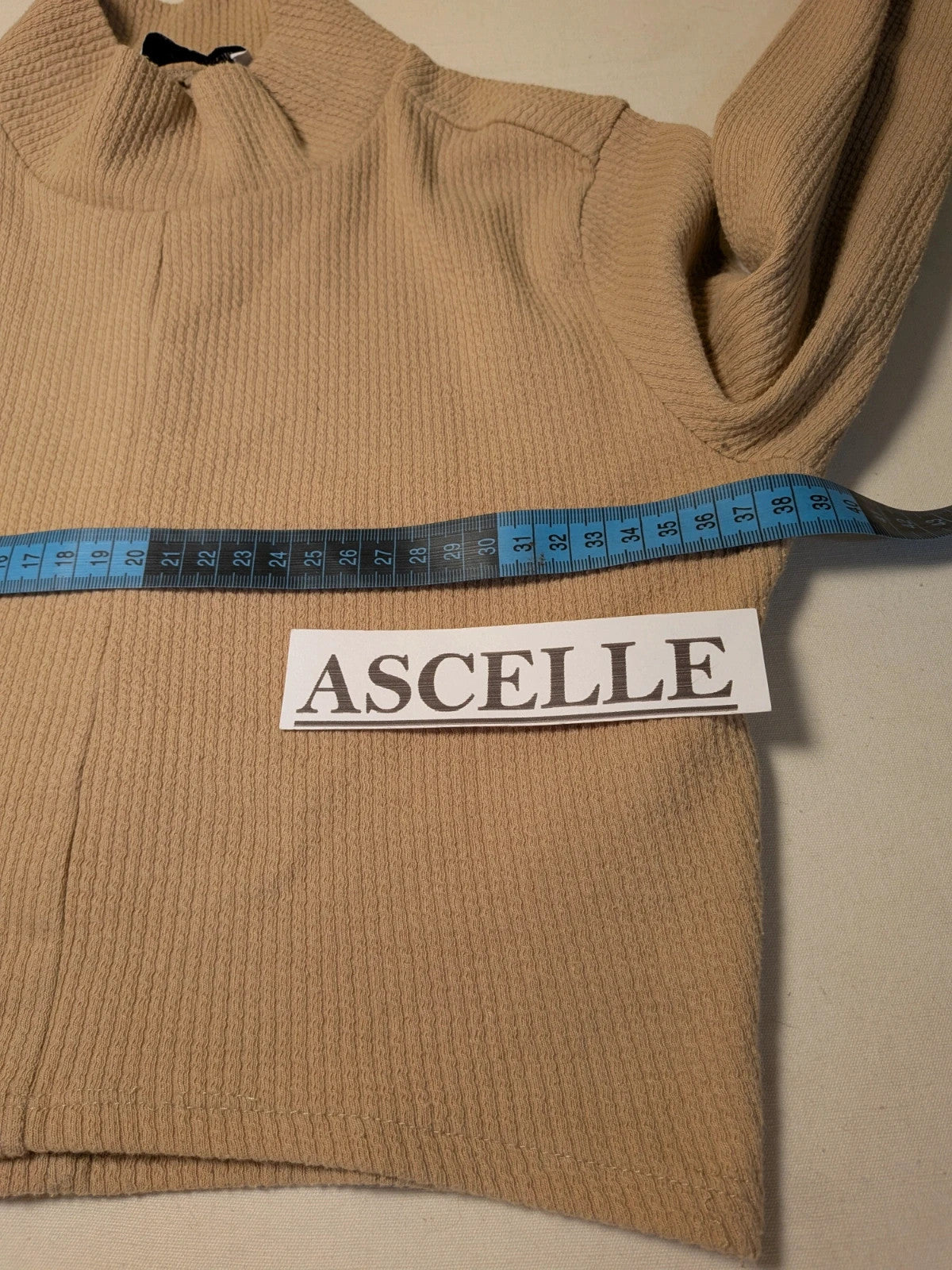 Completo donna top crop Bershka e pantalone palazzo in tweed - foto 5