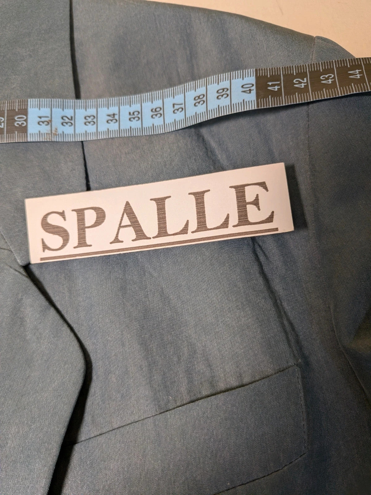 Tailleur donna grigio ottanio con giacca monopetto e gonna a tubino - foto 4
