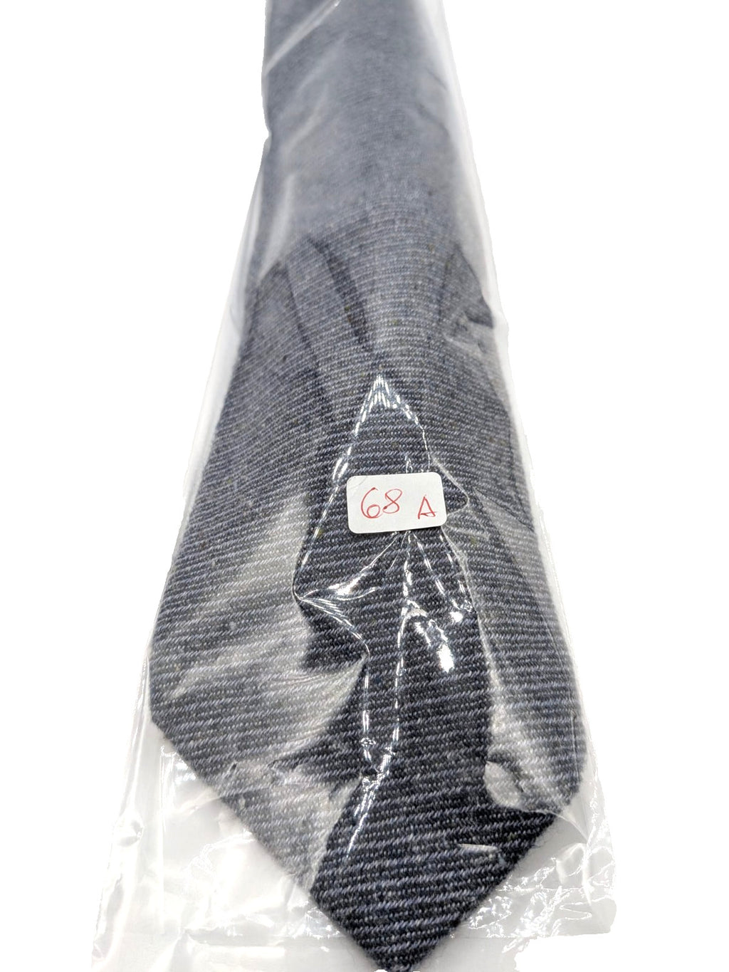 Uomo blue necktie made in Italy, textured wool fabric with elegant grey mélange pattern.