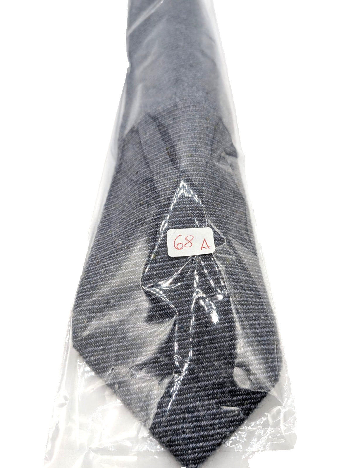 Uomo blue necktie made in Italy, textured wool fabric with elegant grey mélange pattern.