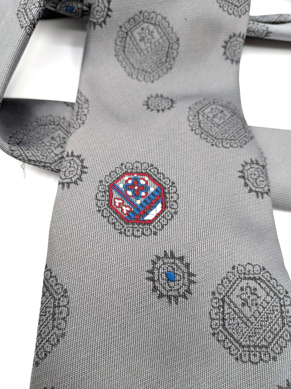 Cravatta Uomo 100% Seta Made in Italy Grigio Fantasia Medaglioni Elegante 9,5cm